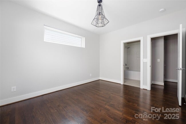 Building Photo - 1008 Westbrook Dr