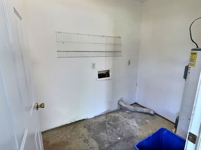 Building Photo - 3-Bedroom Home Near Downtown Ocean Springs!