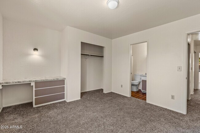 Building Photo - 108 E Paseo del Rio