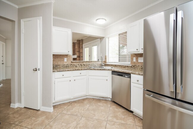 Building Photo - 1715 Windy Knoll Dr