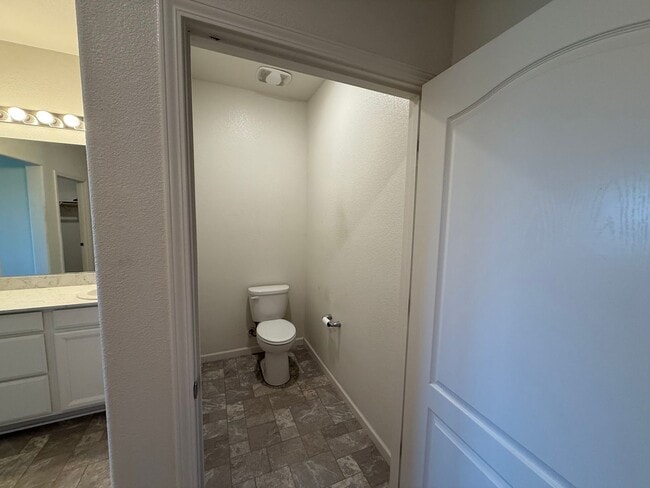 Building Photo - Single story home in with large backyard!