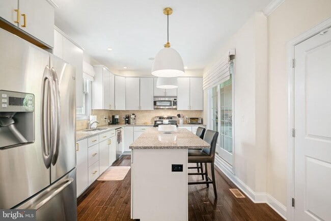 Building Photo - 1001 N 3rd St