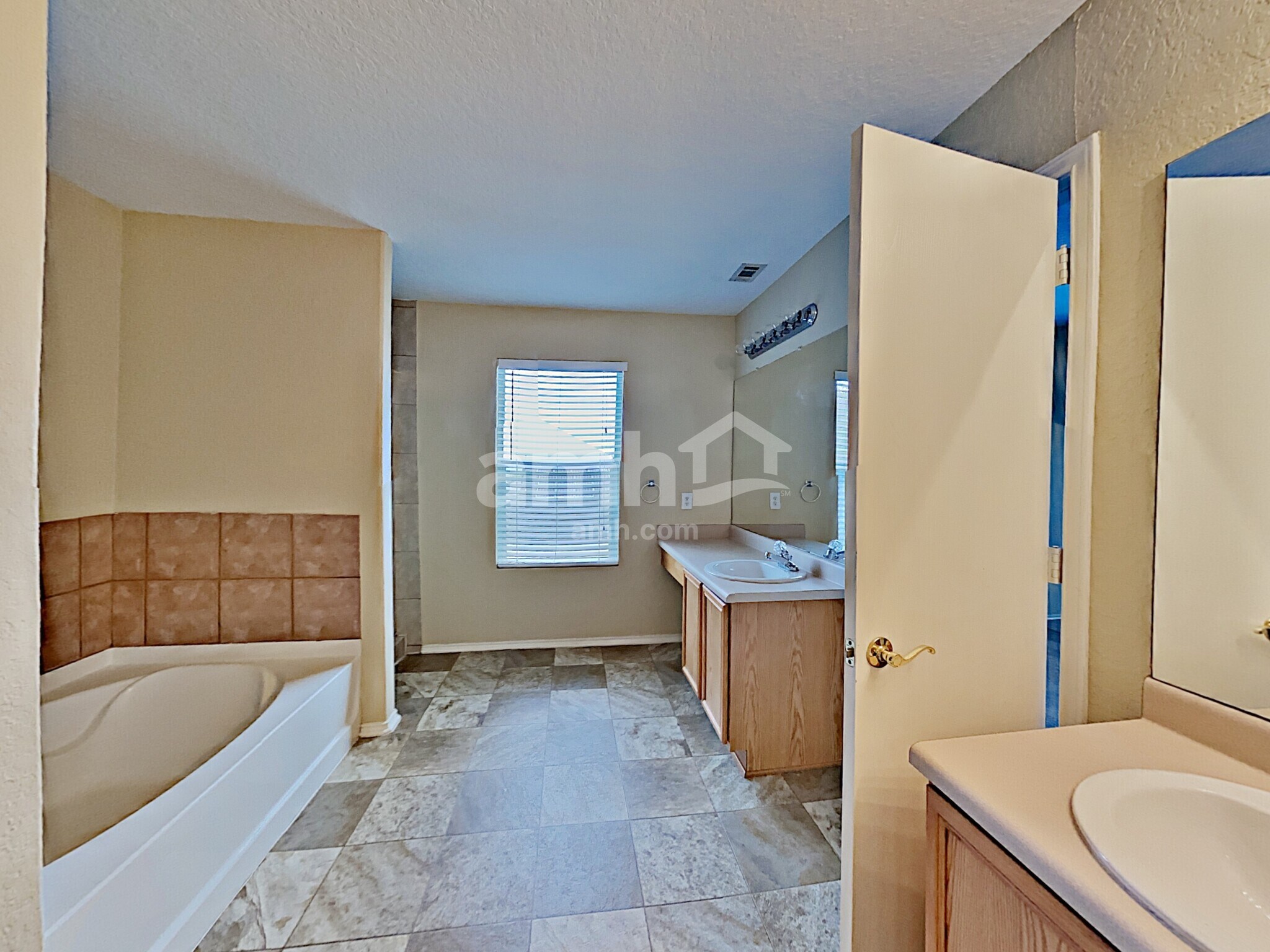 Building Photo - 6163 Brandys Farm