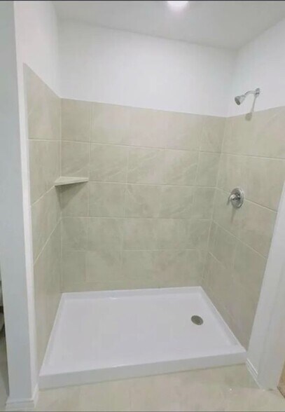 Building Photo - 905 Mountain Laurel Rd