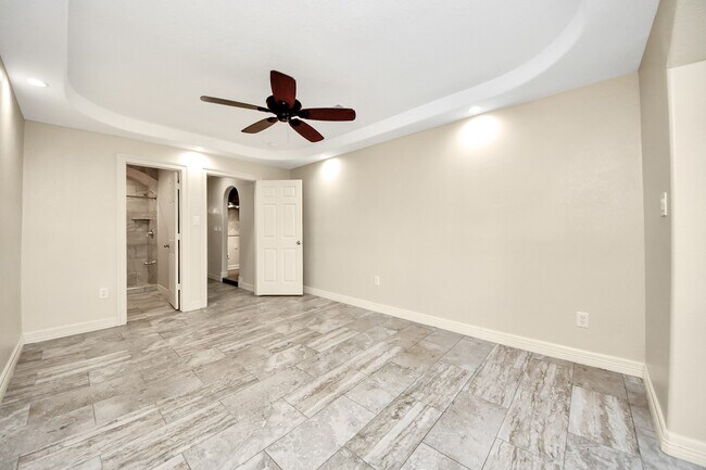 Building Photo - 8925 Homewood Ln