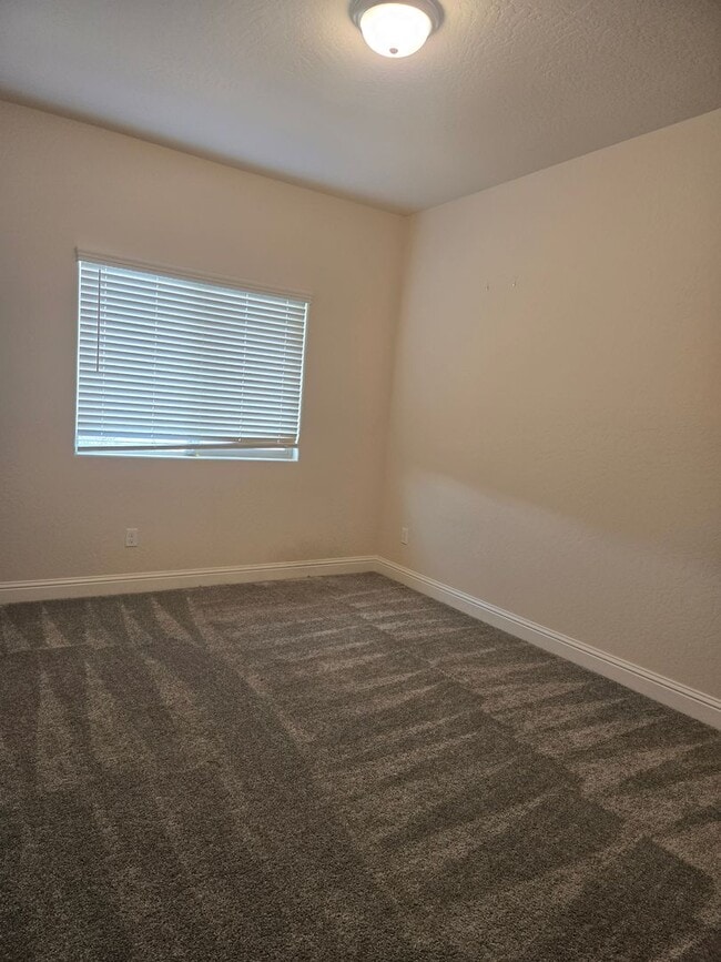 Building Photo - Beautiful home ready for your family available June!