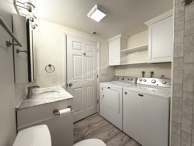 Building Photo - 325 E Rice Ranch Rd