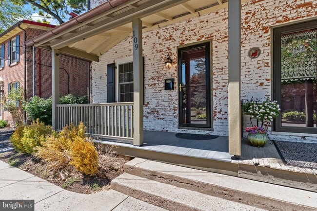 Building Photo - 109 Mercer St