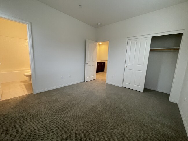 Building Photo - 179 Stage Trail Rd.