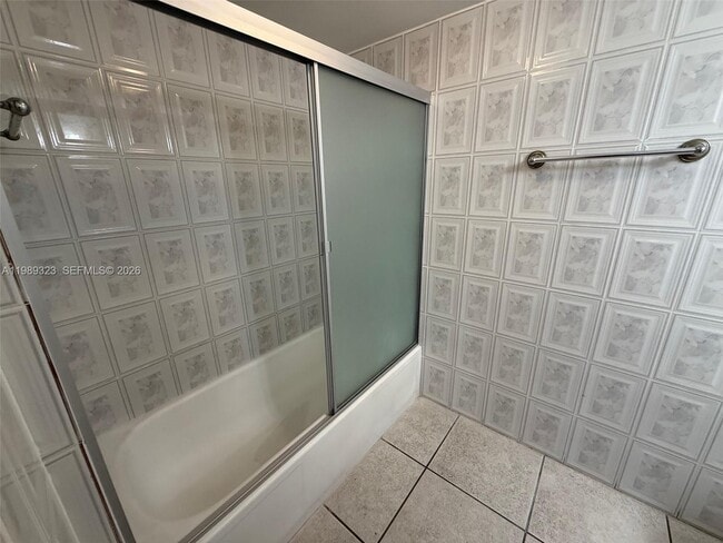 Building Photo - 17011 N Bay Rd