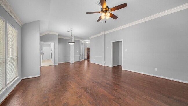Building Photo - Welcome home to Alden Bridge, where comfort meets The Woodlands lifestyle!