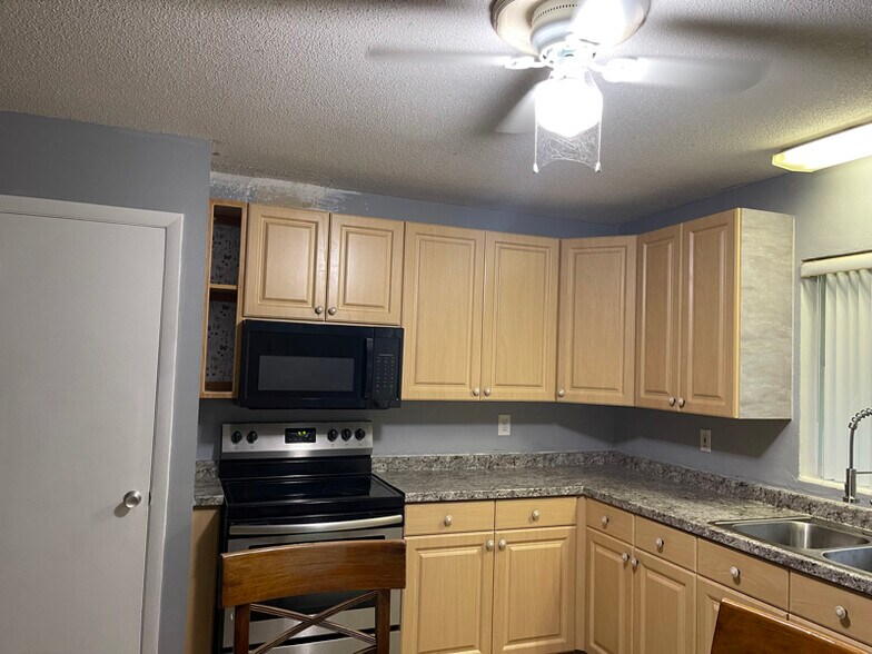 Building Photo - 2315 Coolidge Rd