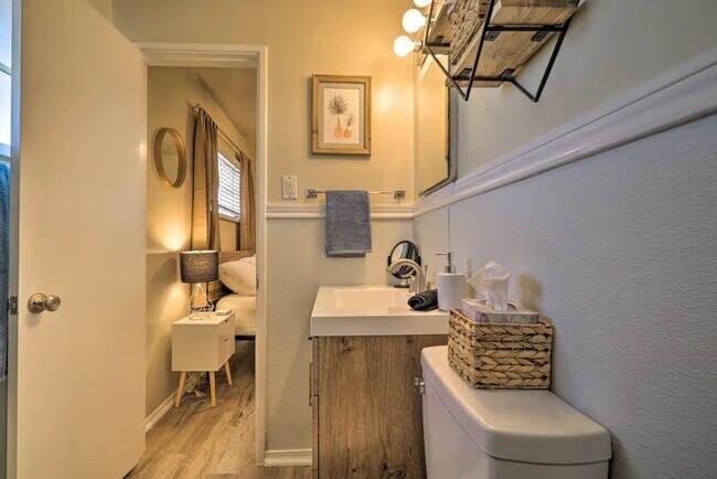 Building Photo - 3918 Thomason Ave