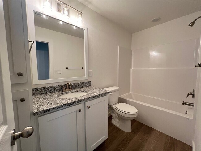 Building Photo - 519 NW 68th Ave