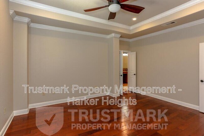 Building Photo - 3104 Sabine Cove