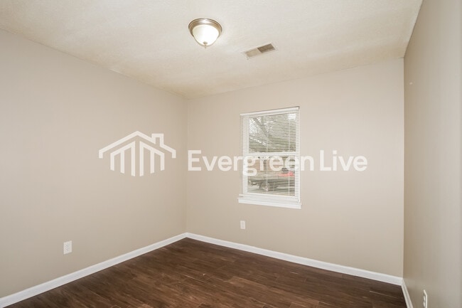 Building Photo - 3316 Sweet Springs Dr