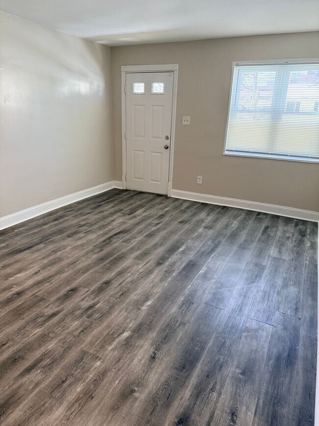 Building Photo - 2Bedroom apt for rent