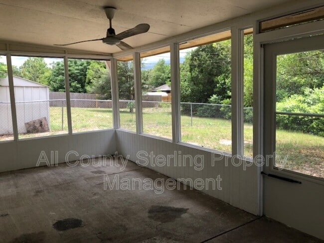 Building Photo - 6224 Stanwin Dr