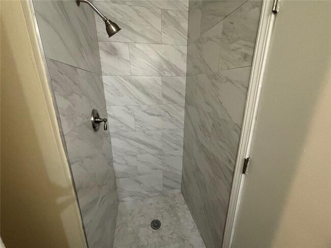 Building Photo - 3972 Glenwood Downs Ln