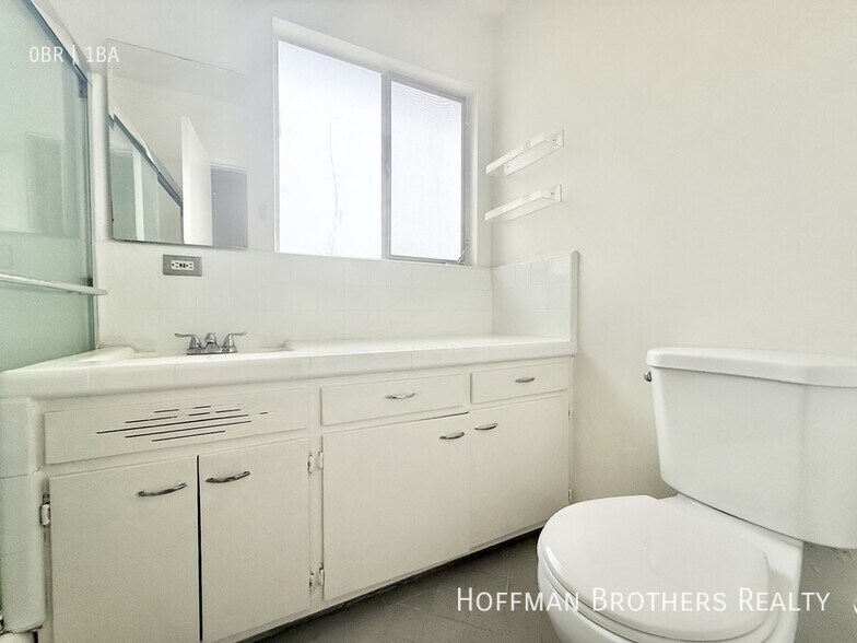 Building Photo - 1350 Laurel Ave