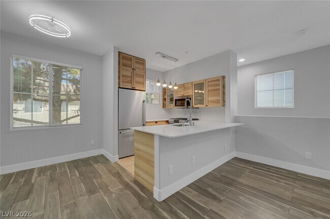 Building Photo - 9050 W Warm Springs Rd