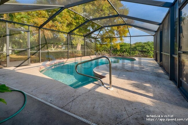 Building Photo - 468 Laurencin Dr