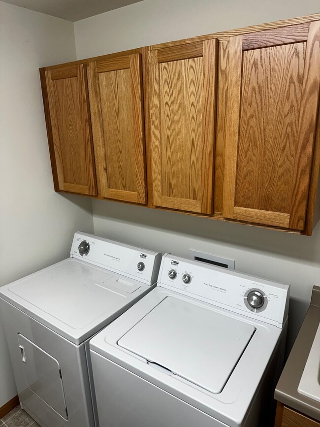 Building Photo - 2657 High Ridge Trail