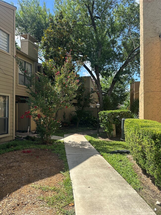 Building Photo - 3662 Ocee St