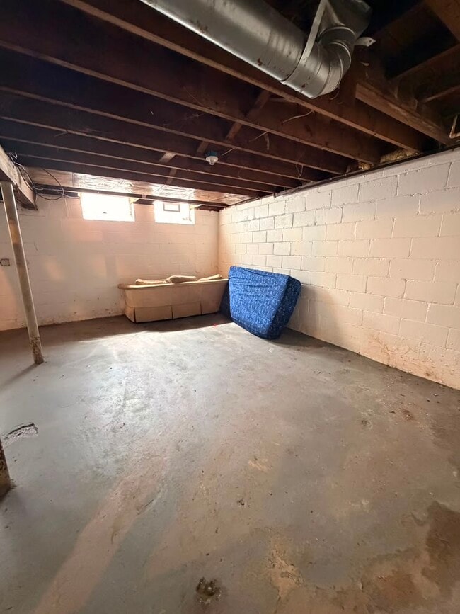 Building Photo - 20209 Moross Rd