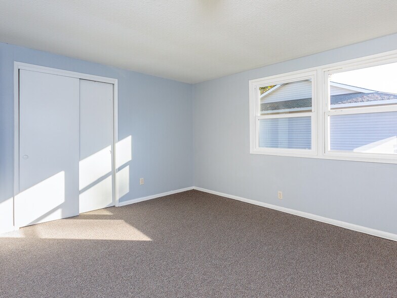 Building Photo - 540 SE 151st Ave