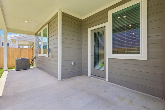 Building Photo - 4215 Pne Spgs Ct