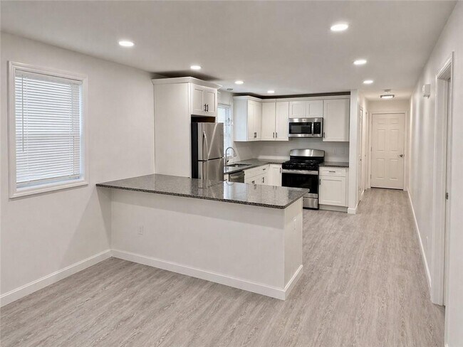 Building Photo - 35 Douglas Ave