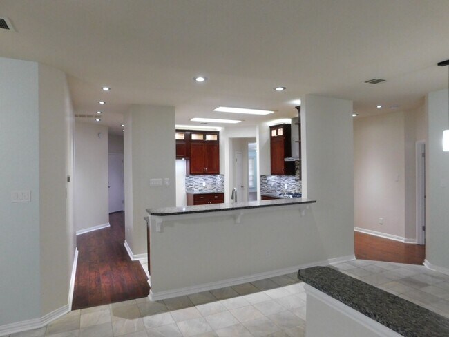 Building Photo - 1301 Leah Ln