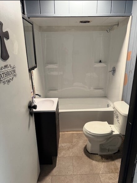 Building Photo - 309 Plum St