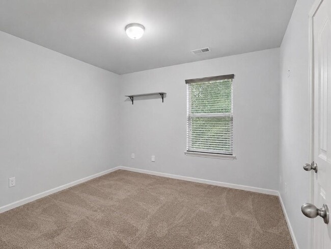 Building Photo - 1305 Chase Ln