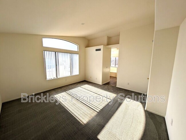 Building Photo - 3393 E Wyatt Way