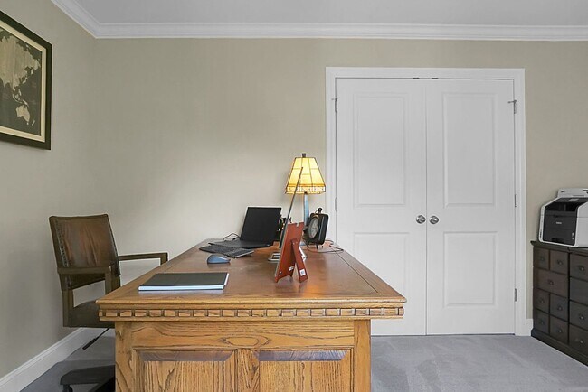 Building Photo - Johns Island 4BR, 2.5 BA Gem: Features Wood Floors, 2-Car Garage, & Community Pool