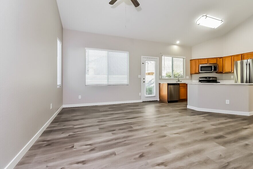 Building Photo - 9556 Cabot Falls Ave