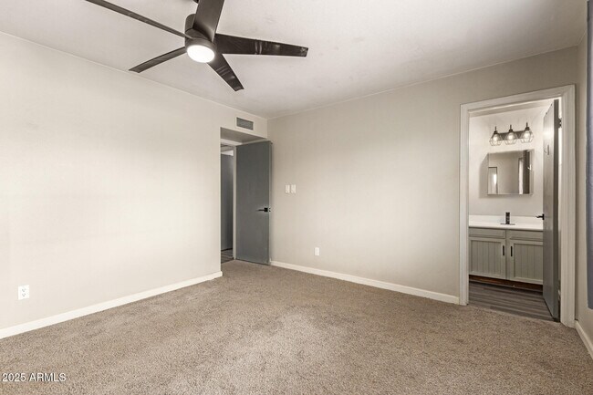 Building Photo - 3713 W Villa Rita Dr