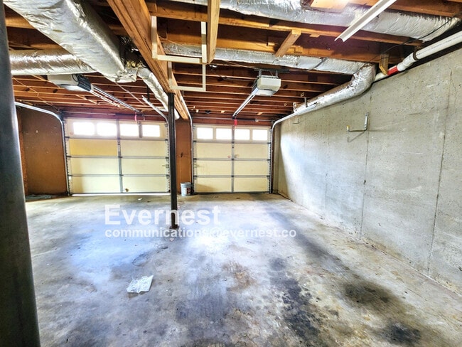 Building Photo - 2047 Arbor Forest Dr SW