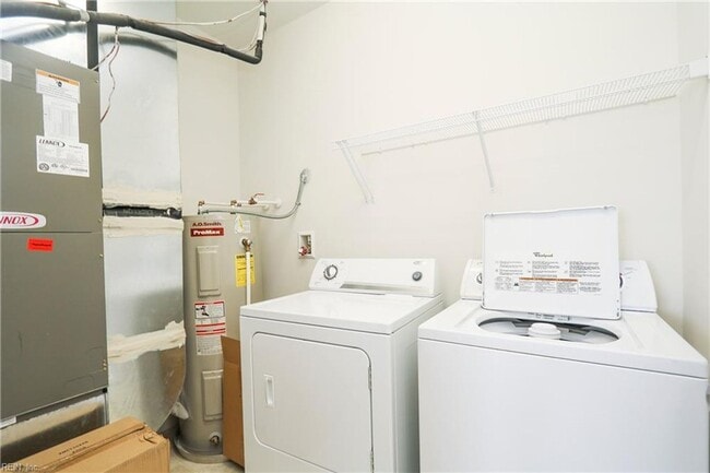 Building Photo - 622 Claire Ln