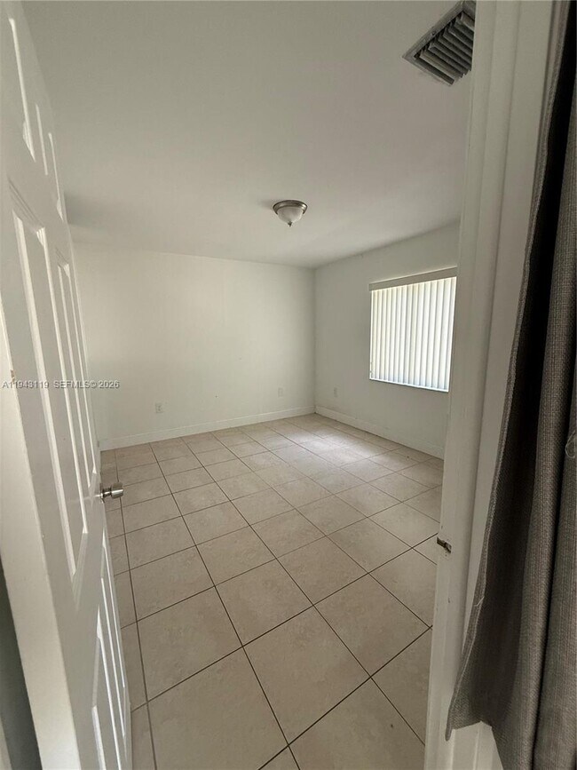 Building Photo - 8811 SW 123rd Ct