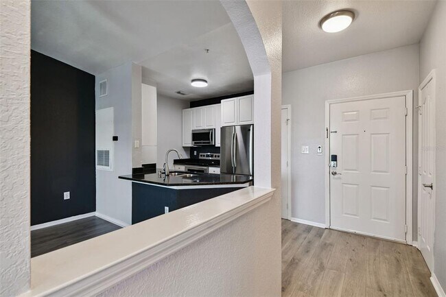 Building Photo - 5000 Culbreath Key Way