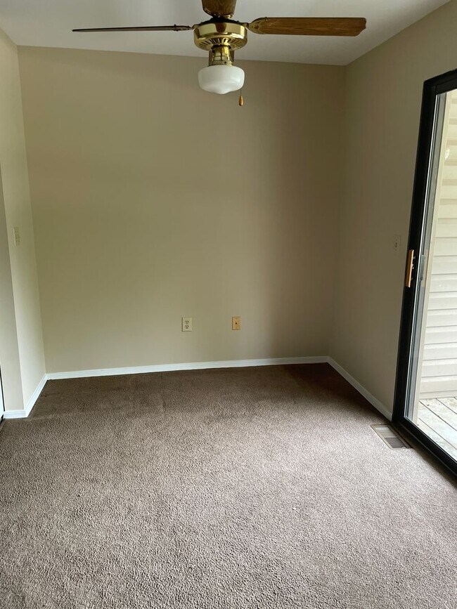 Building Photo - 23 Dixons Ct