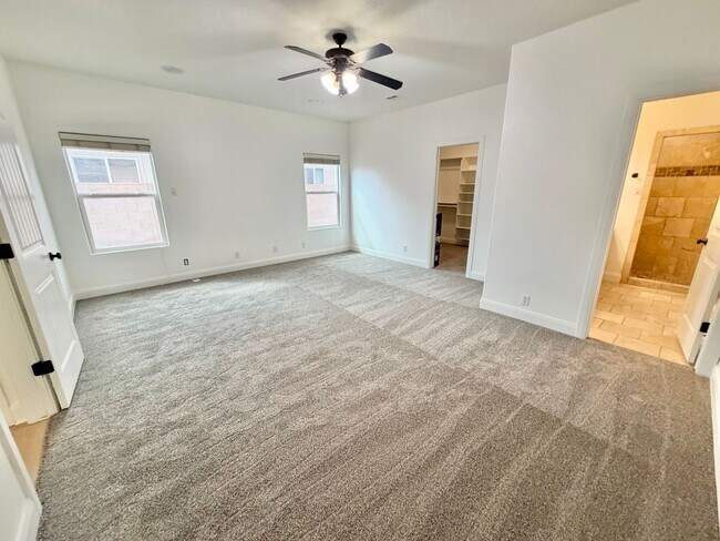 Building Photo - 2254 S 240 W