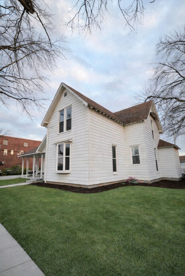 Building Photo - 253 W Morrison St