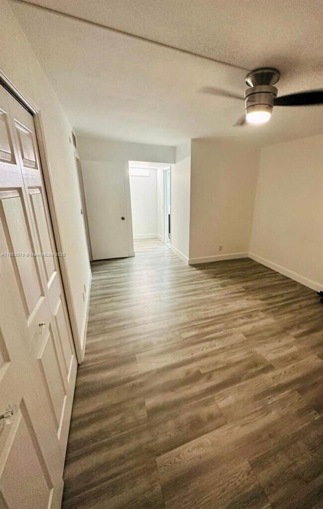 Building Photo - 2940 N Course Dr