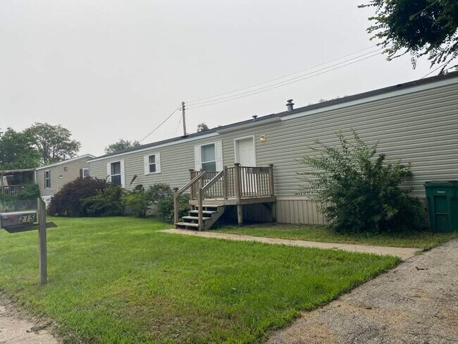 Building Photo - 215 Macon Dr