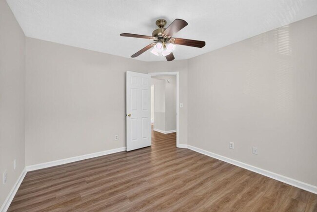 Building Photo - 4379 Annlette Dr NW