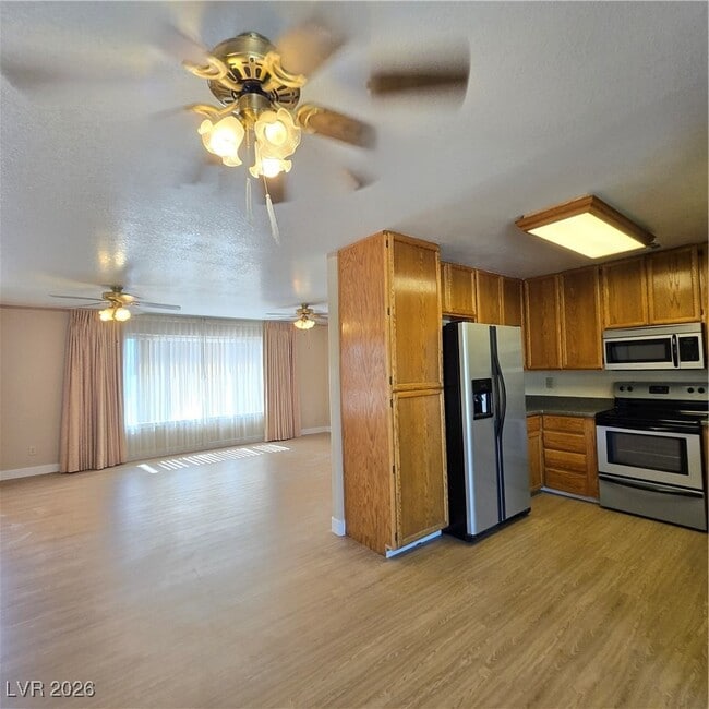 Building Photo - 630 E Simkins Rd